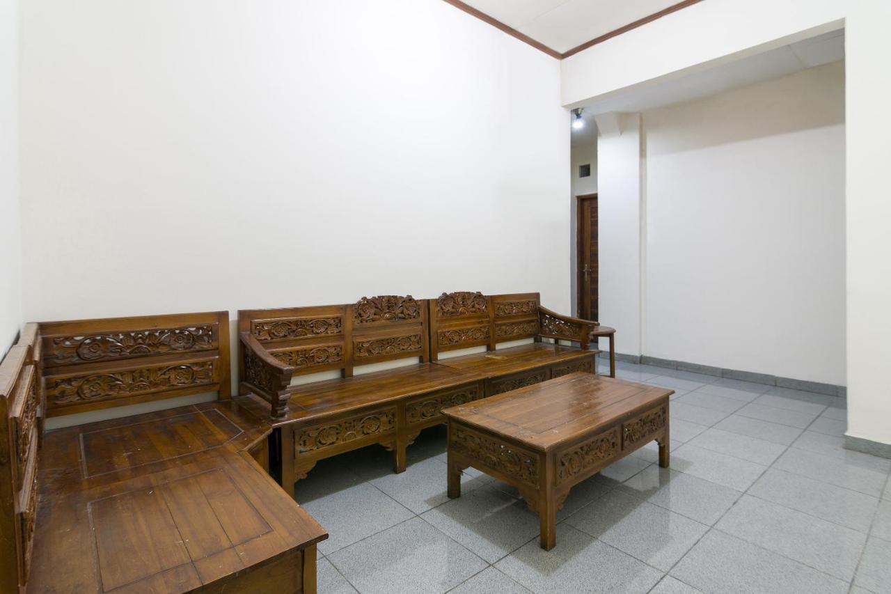 فندق Reddoorz Near Tugu يوغياكارتا المظهر الخارجي الصورة