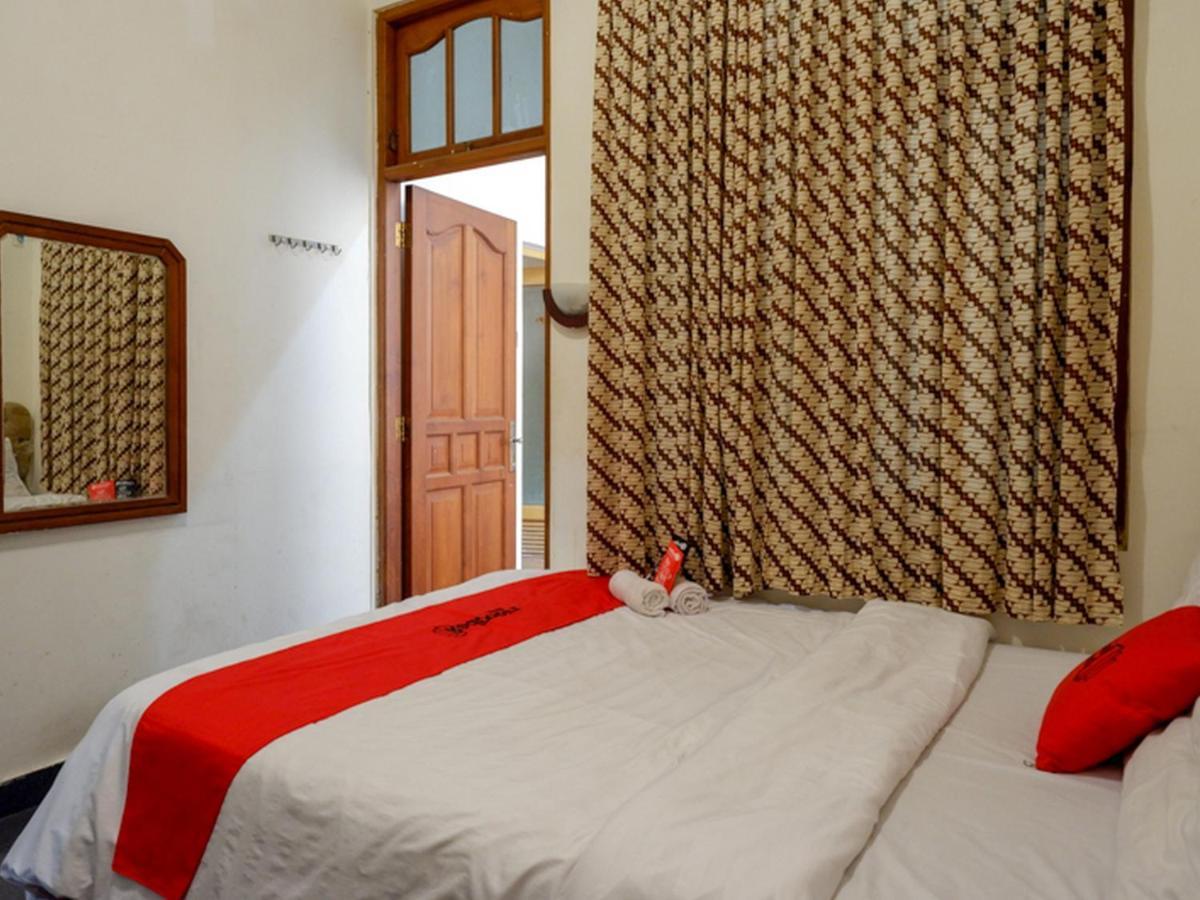 فندق Reddoorz Near Tugu يوغياكارتا المظهر الخارجي الصورة