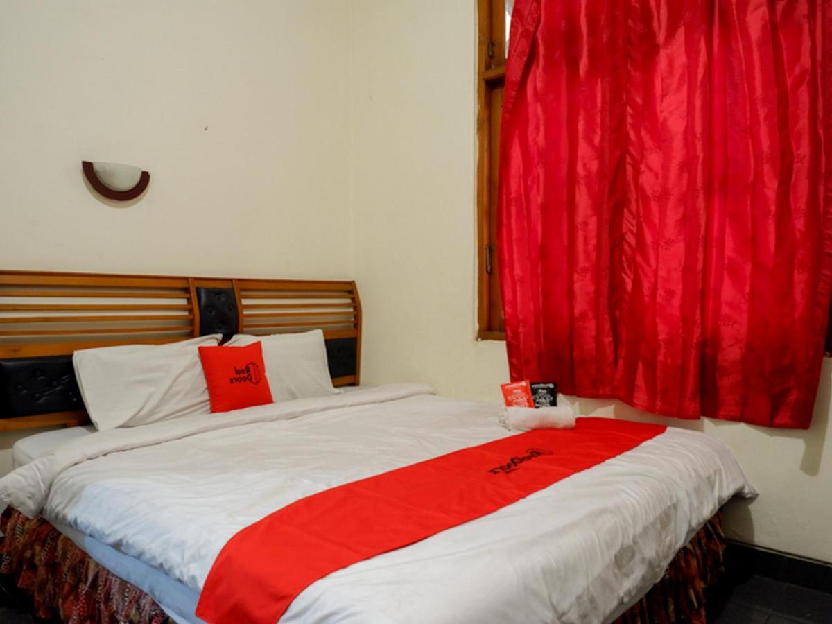 فندق Reddoorz Near Tugu يوغياكارتا المظهر الخارجي الصورة