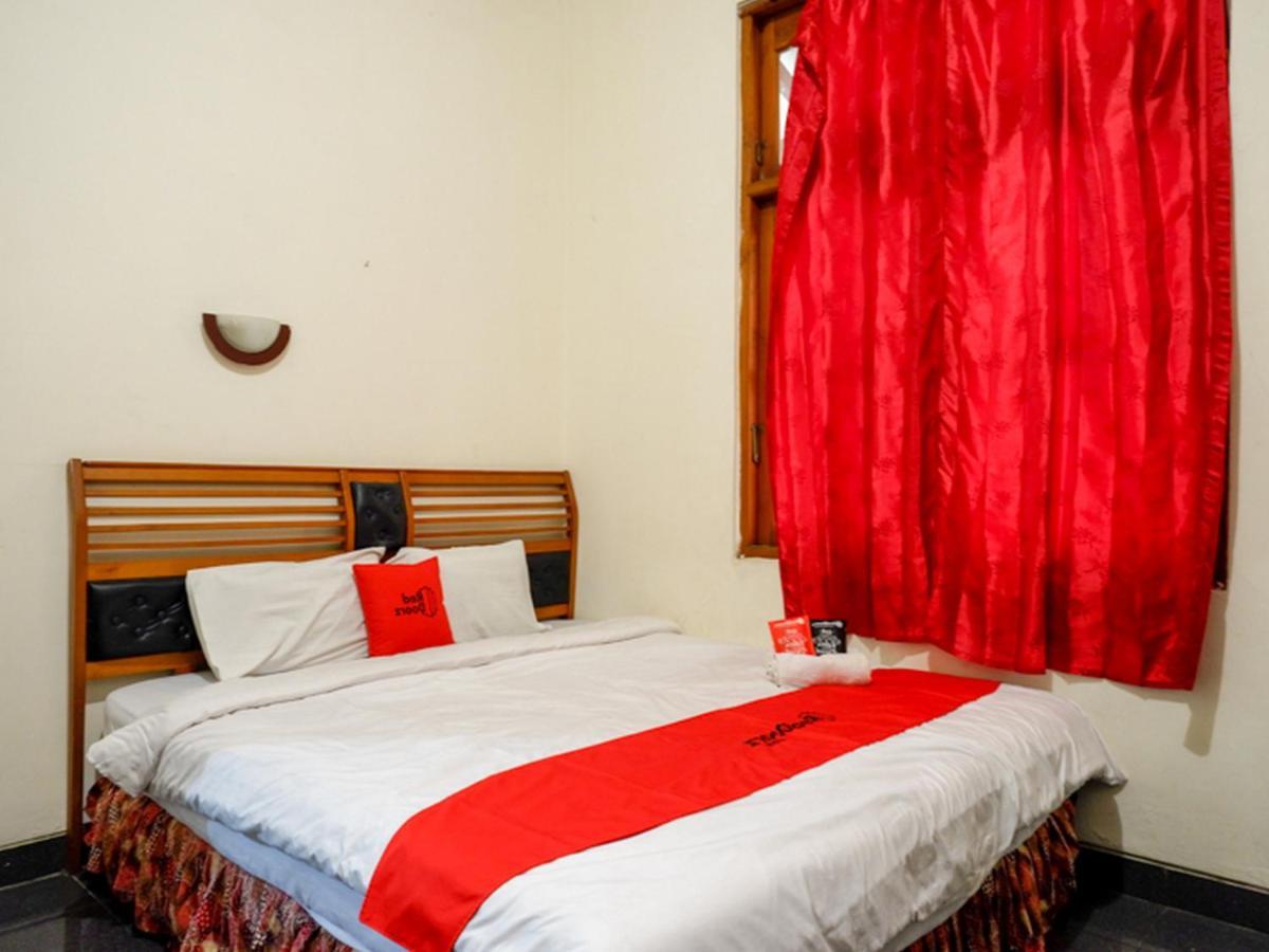 فندق Reddoorz Near Tugu يوغياكارتا المظهر الخارجي الصورة